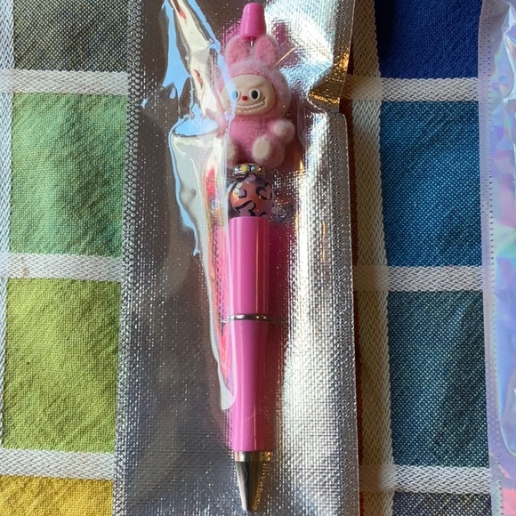 💜🩵💚 LABUBU BEDAZZLED PENS 🩷💛🧡 - Picture 16 of 16